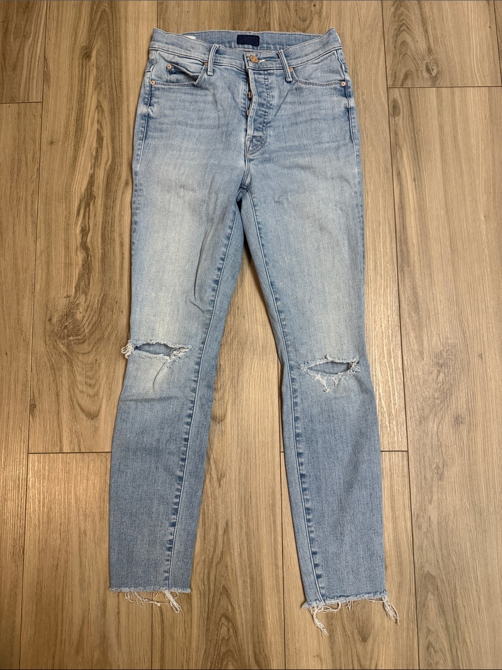 MOTHER Light Wash Skinny Jeans “Hit the Jackpot” The Stunner Ankle Fray